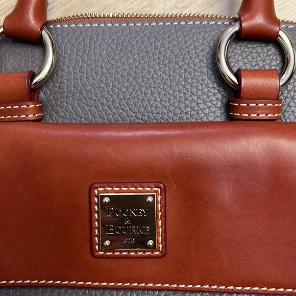 Dooney & Bourke Aubrey Leather Satchel with matching cosmetic bag & Key Fob - Picture 4 of 12